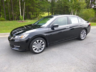 Illustration for article titled Honda Accord vs. Honda Accord Comparo